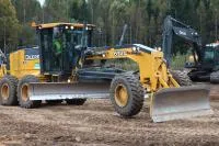 Грейдер John Deere 670G
